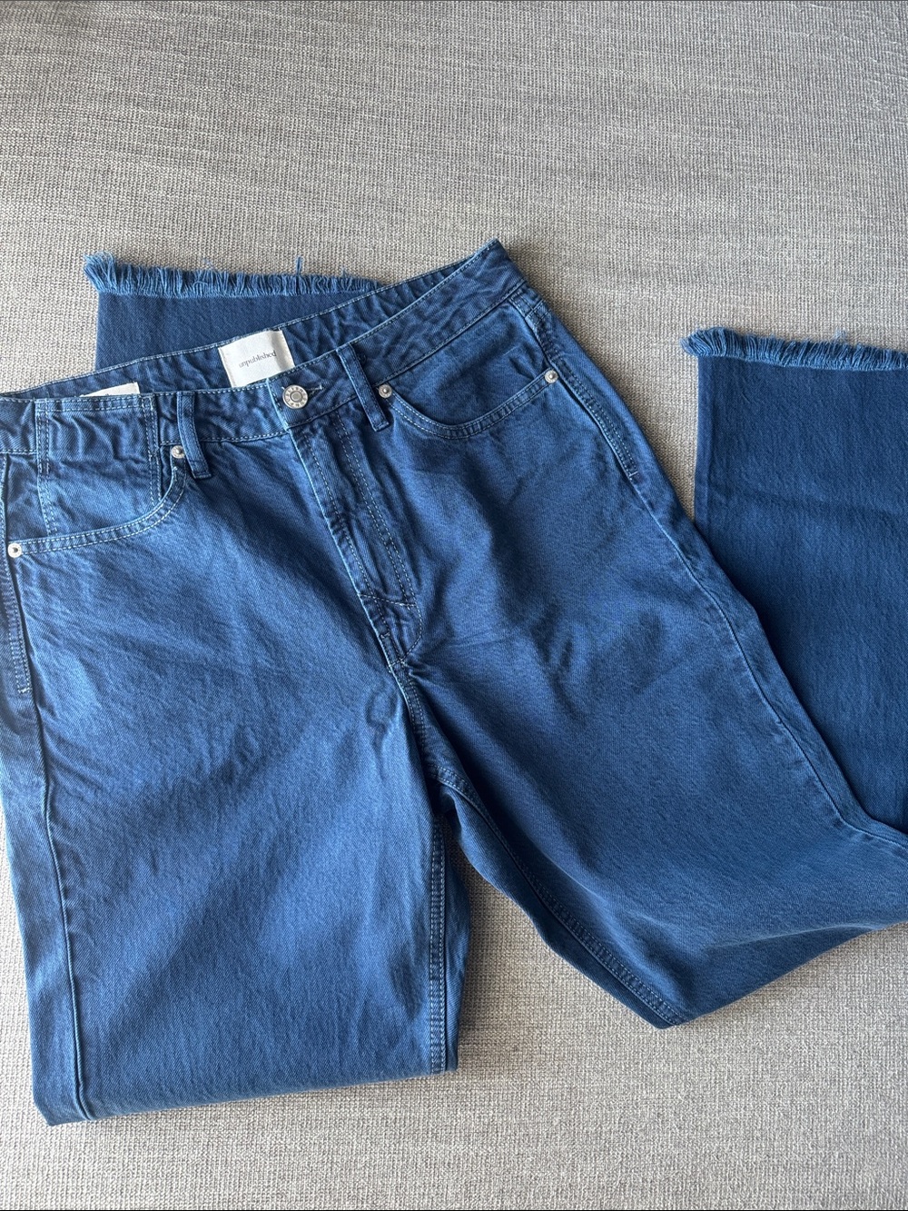 BRAND NEW: Unpublished Blue Frayed Hem Denim Size 29